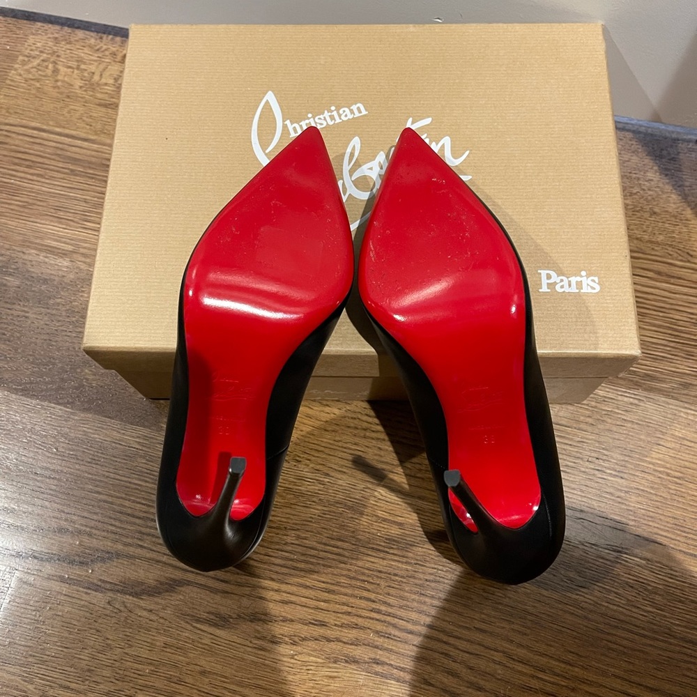 LIKE NEW!! So Kate Christian Louboutin heels!!! Worn twice! Have bag and box